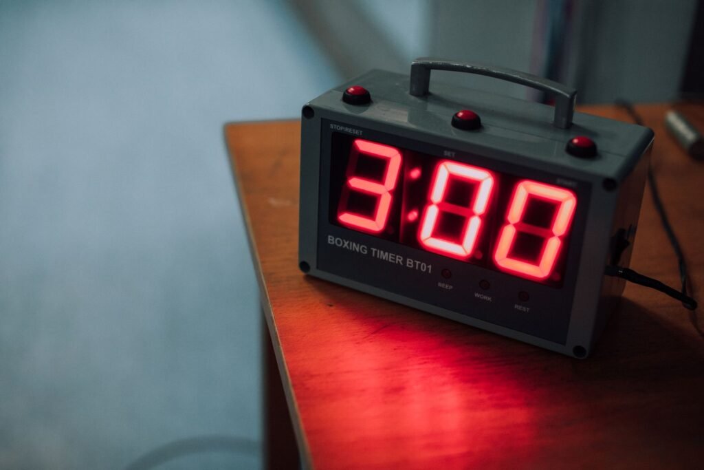 Digital timer displaying 3:00, relevant to the button lockout period after a Samsung washer 5C or 5E error